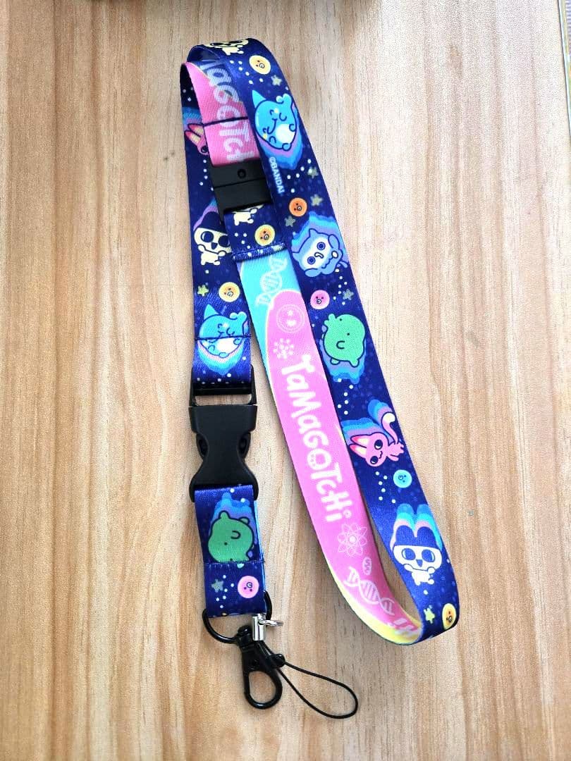 たまごっち　パラダイス　ブルー　ネックストラップ　玩具　人気　育成