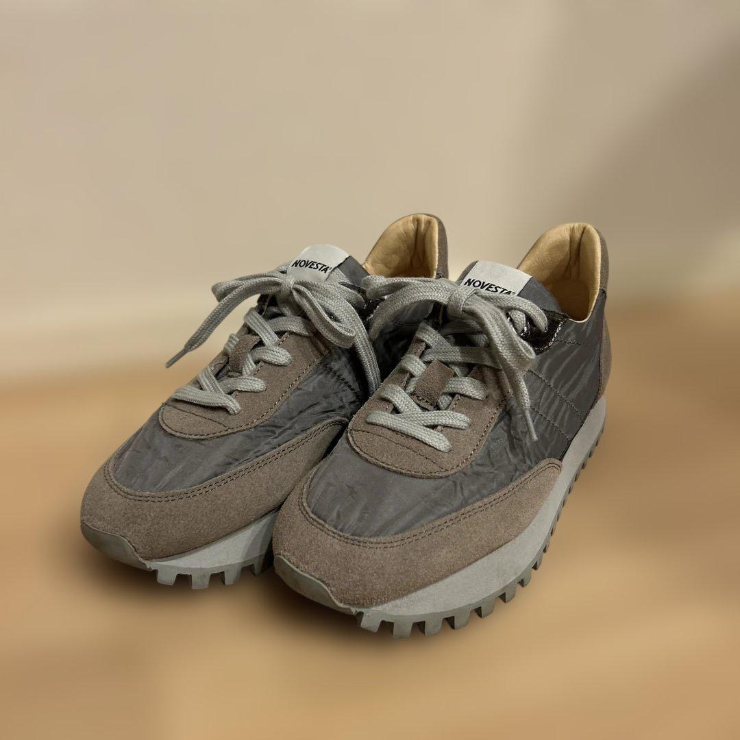 NOVESTA グレー スニーカー