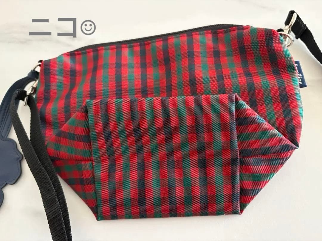 美品　familiar ファミリア　ポシェット　赤