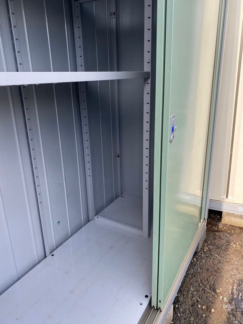 イナバ物置　倉庫　収納庫イナバ物置 二台