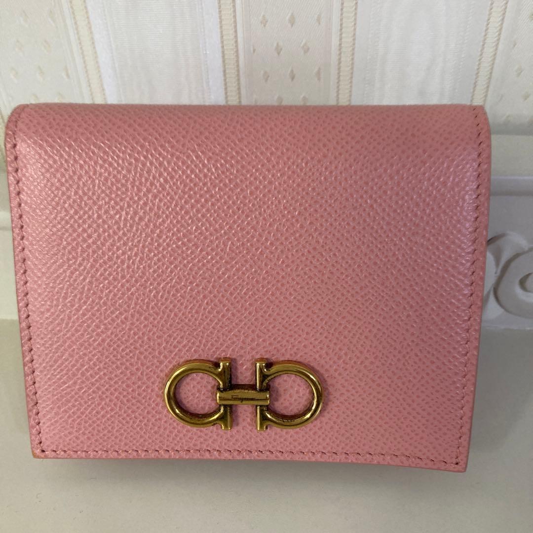 Salvatore Ferragamo ピンク 二つ折り財布