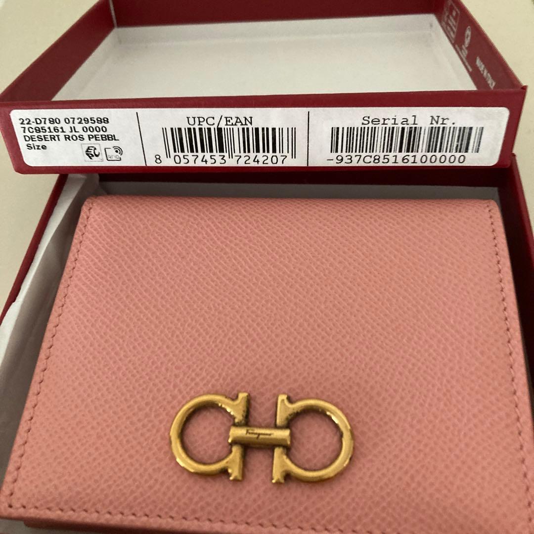 Salvatore Ferragamo ピンク 二つ折り財布