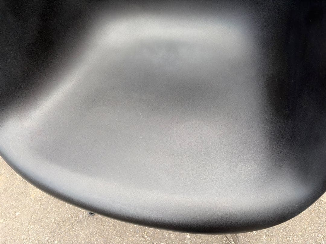 ハーマンミラー イームズ アームシェルチェア DAR ブラック 正規品