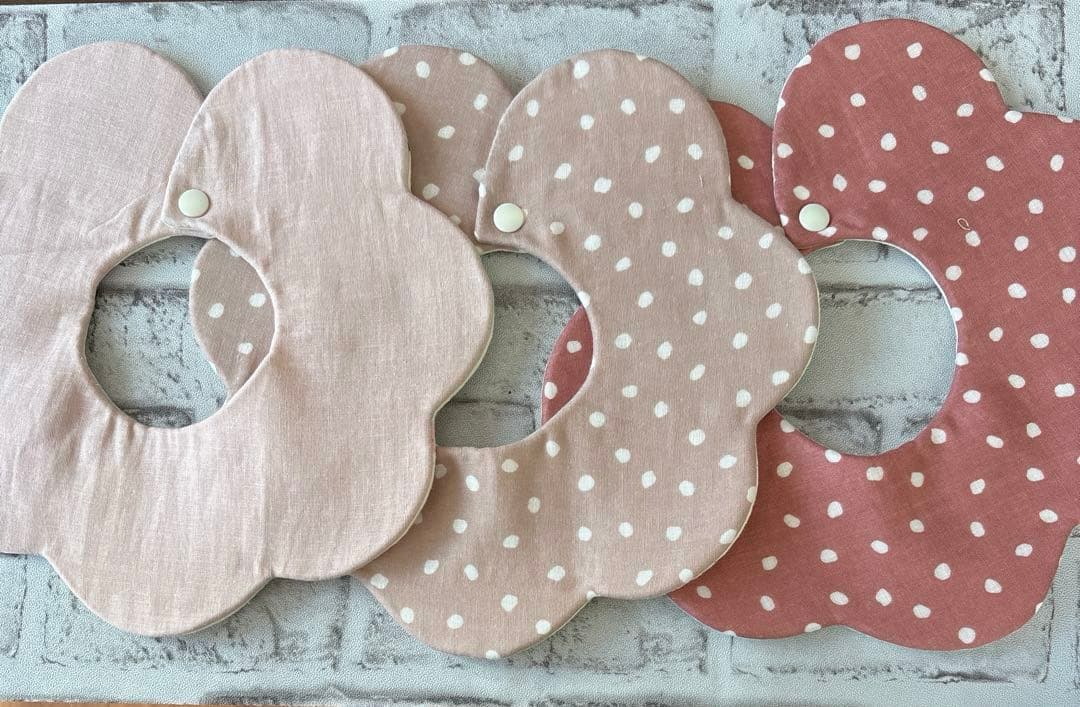 ★ ふみNo.121 もくもく花びらスタイ　ハンドメイド