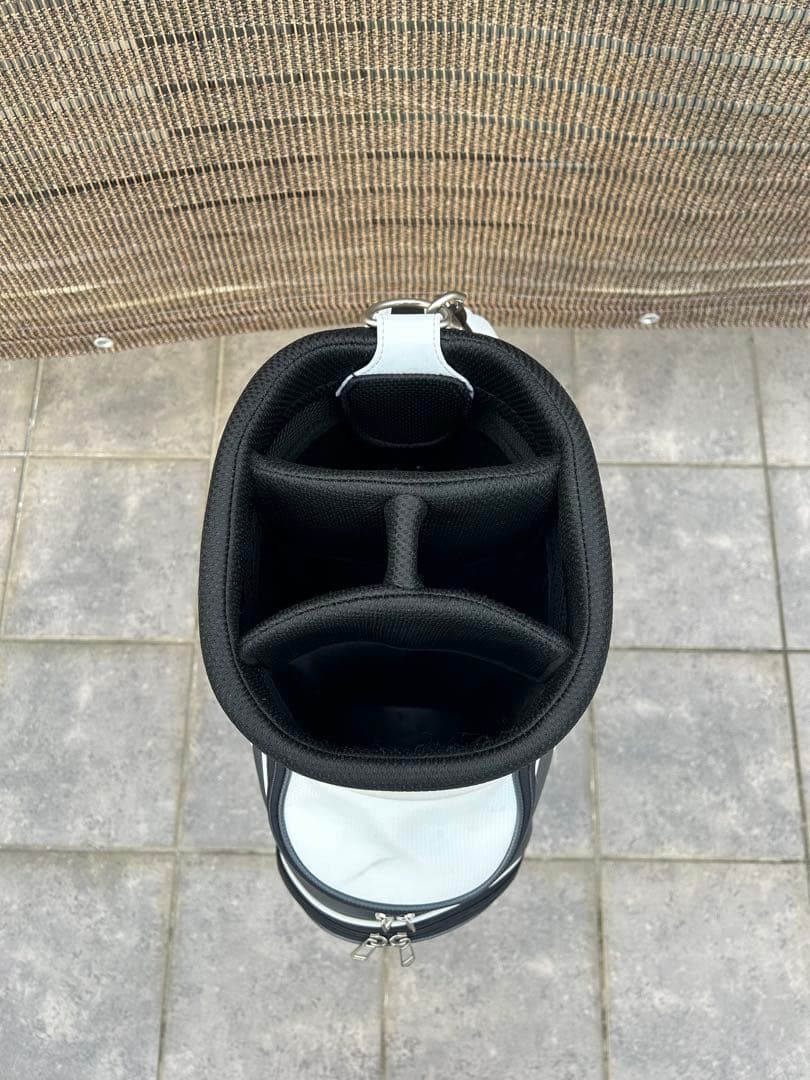 XXIO(ゼクシオ)キャディバッグ ホワイト/ブラック ツートン(微値下げ可能)