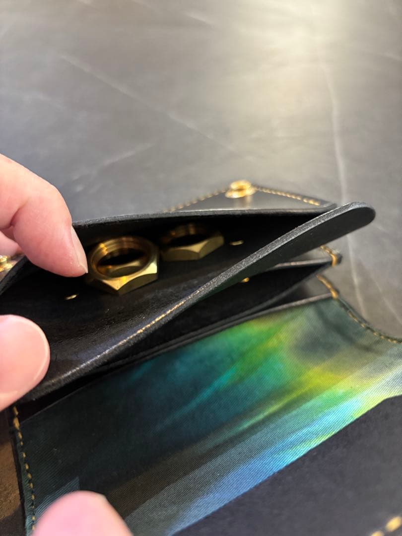 レザーウォレット　トラッカーウォレット　3層　厚手レザー　タイダイ　黒革財布