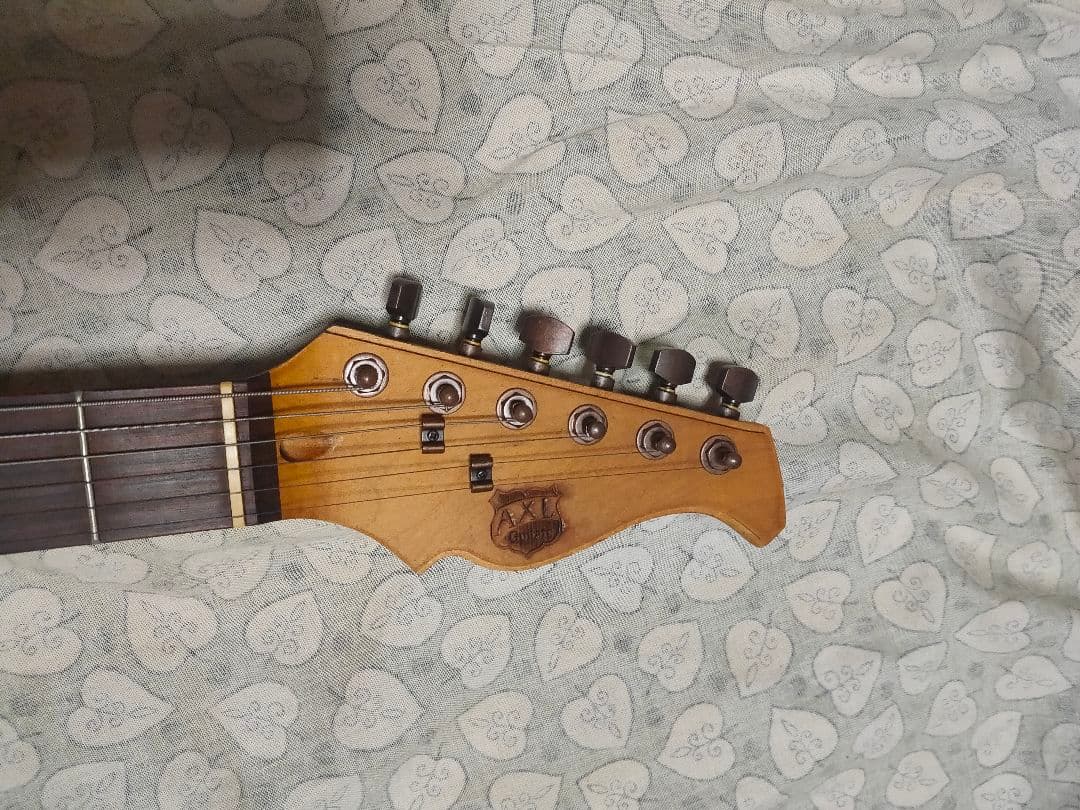 AXL ストラトキャスタータイプ　ギター　ジャンク