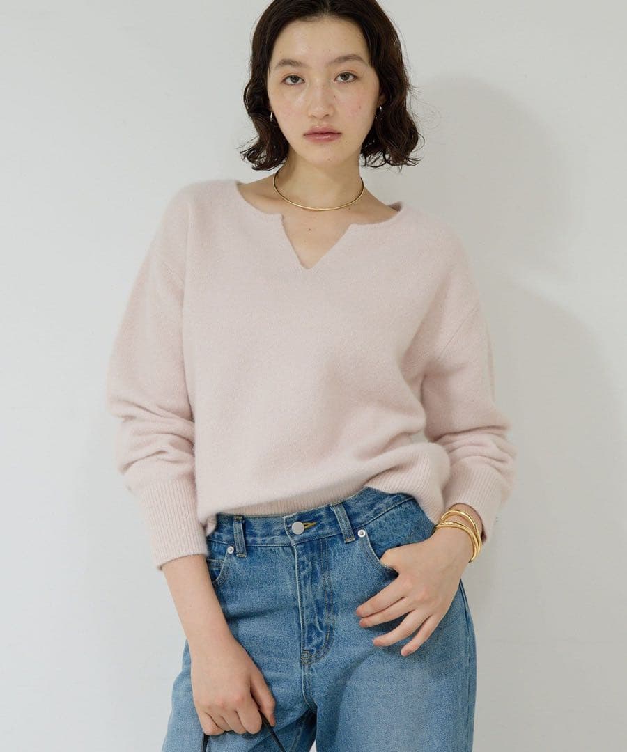 2025 ガリャルダガランテ　【デコルテ美人ニット】ファーウールキーネックニット