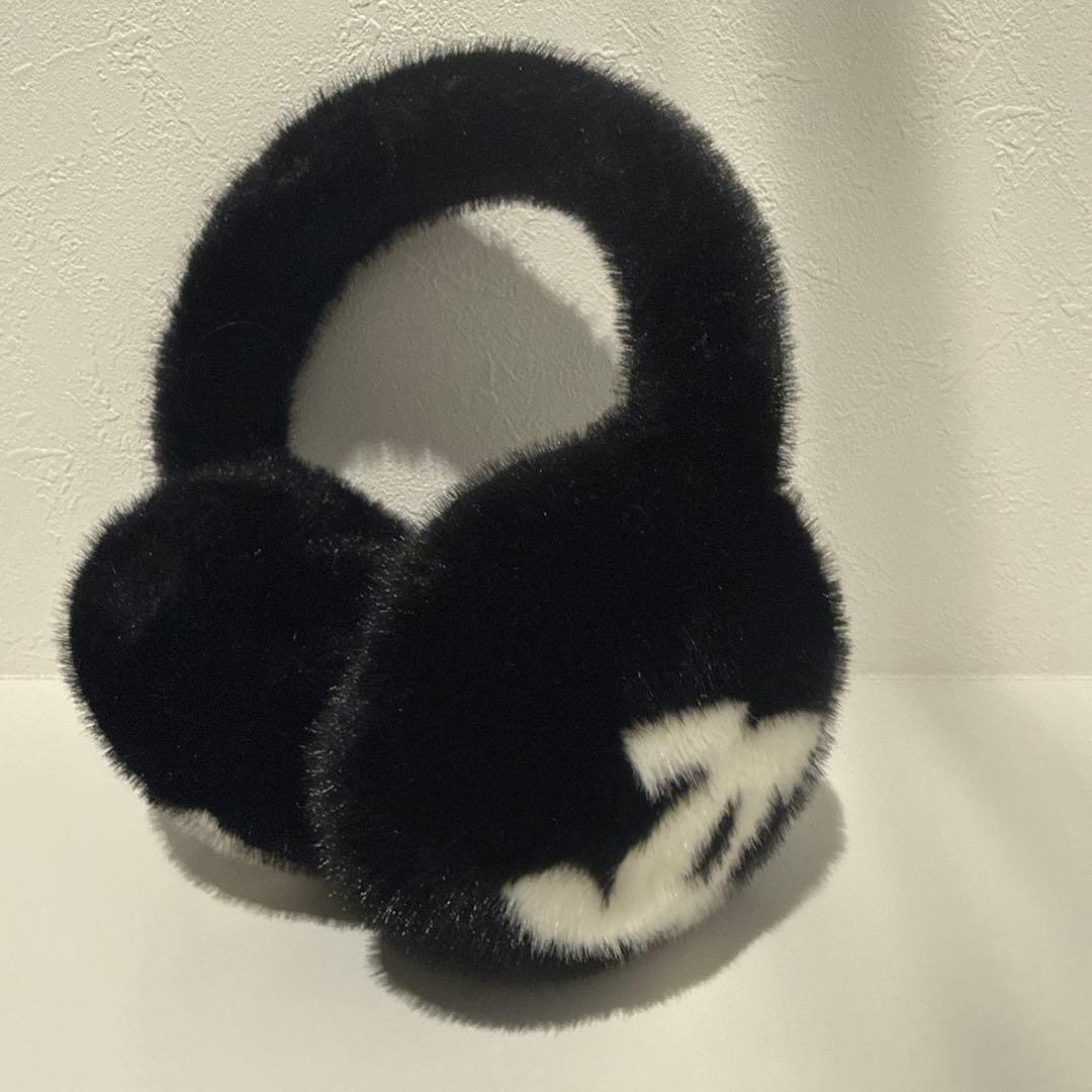 Chanel ファー耳あて 黒/白
