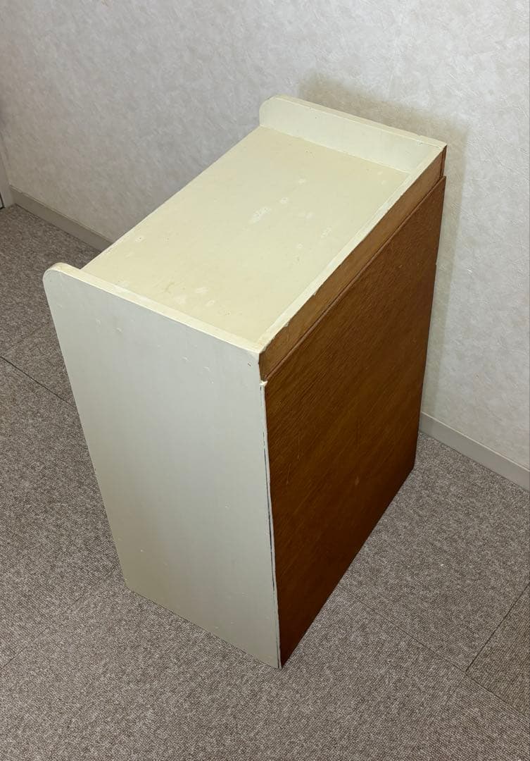 木製引き出し7杯　ビンテージ　ガラス窓