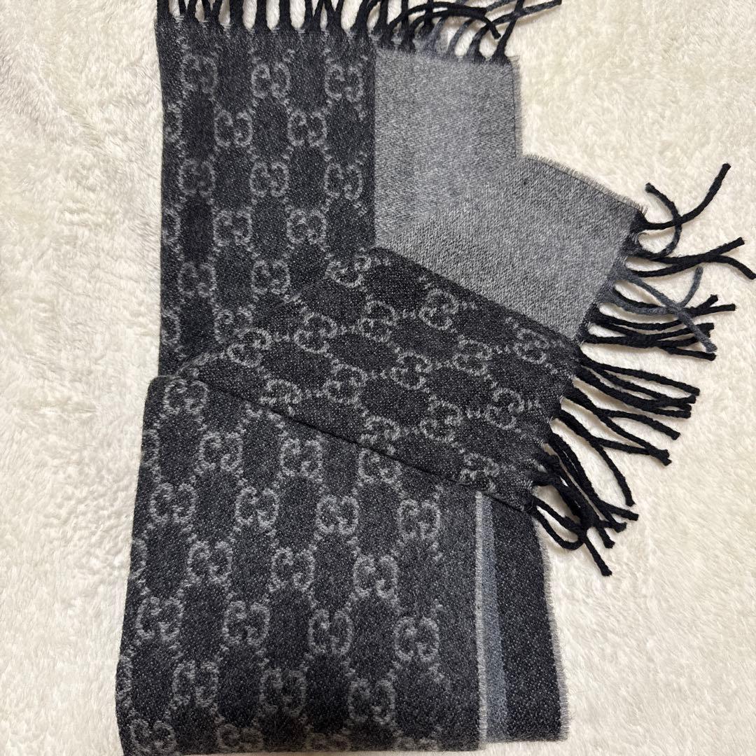 グレー系 ロゴ入り マフラー ウール混紡