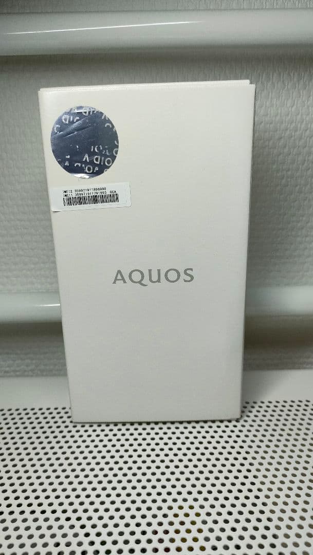 美品 AQUOS sense6s 楽天SIMフリ
