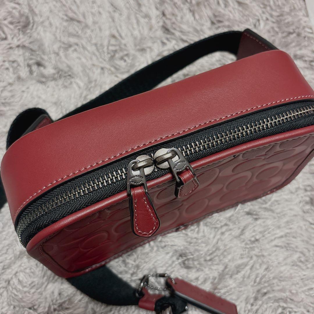 COACH(シグネチャー スムースカーフレザー ボディバッグ)