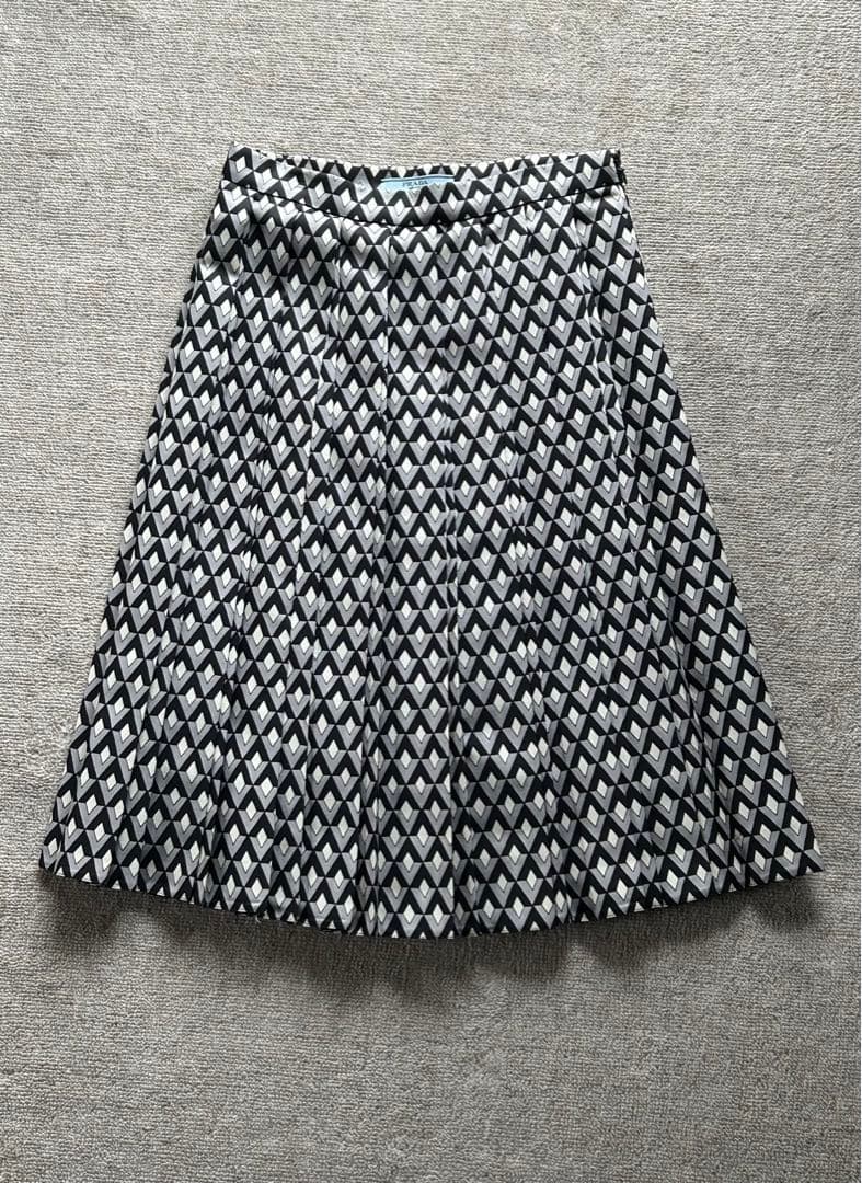 美品　PRADAプラダ　プリーツスカート　グレー　38 シルク混