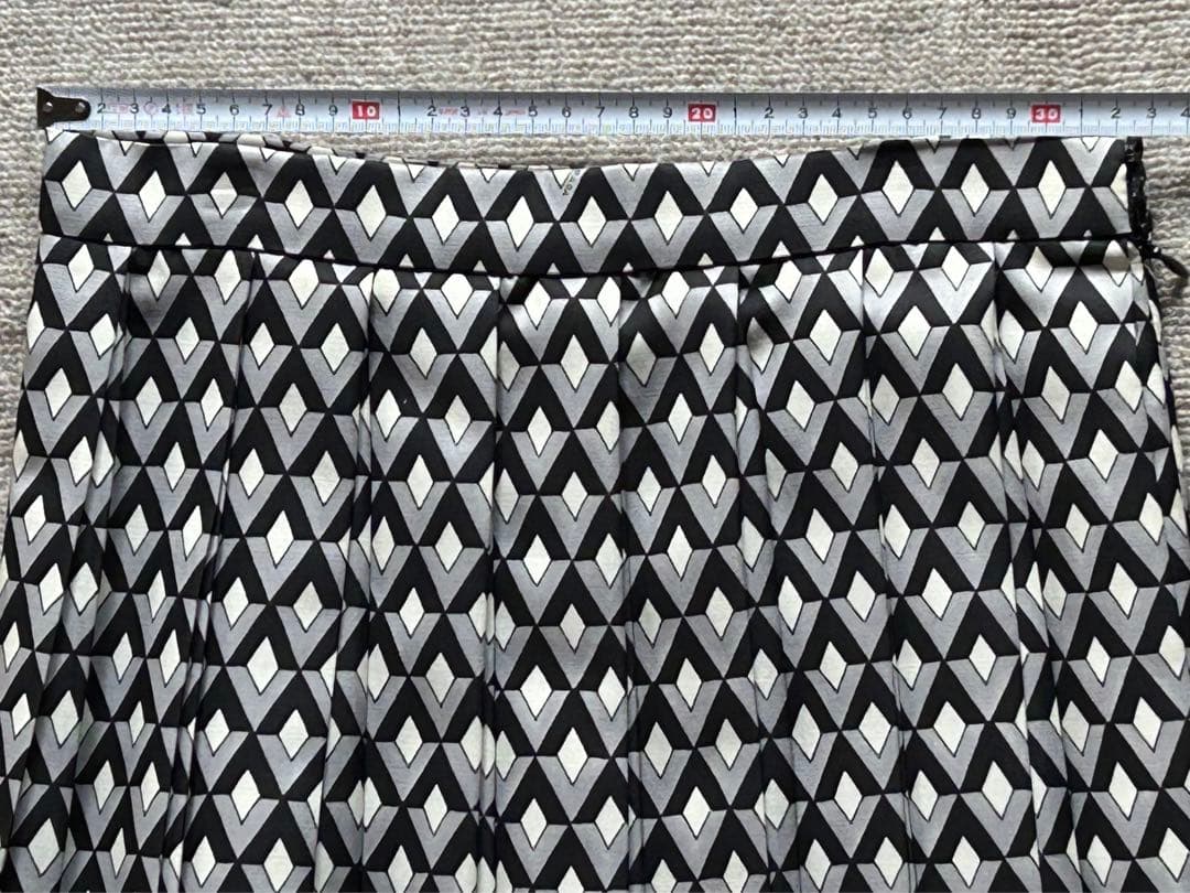 美品　PRADAプラダ　プリーツスカート　グレー　38 シルク混