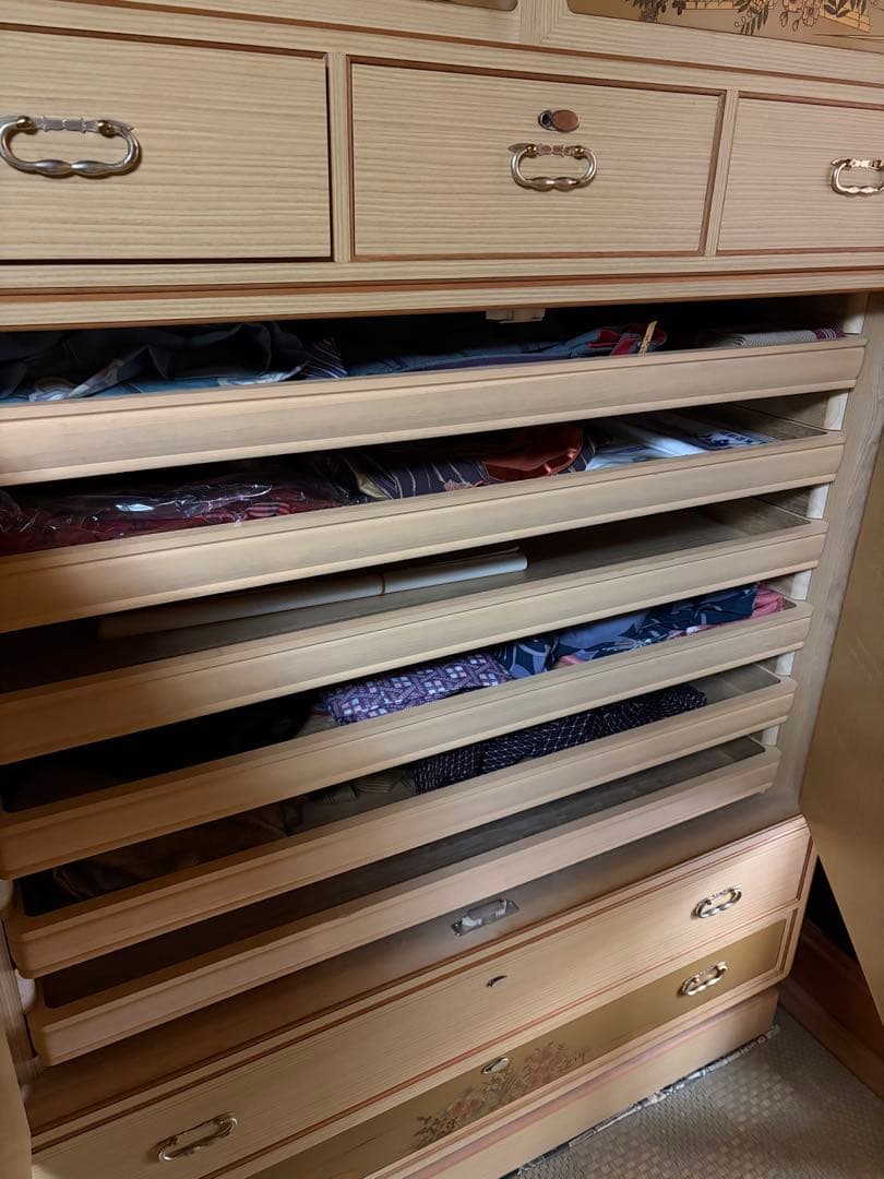 和風クリーム色収納タンス