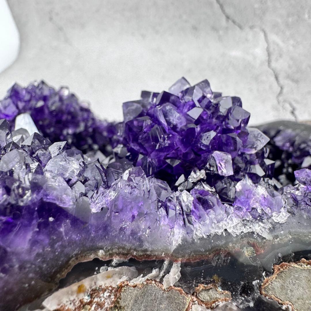 G-133アメジストクラスター ドーム 原石 天然石 パワーストーン　カルサイト