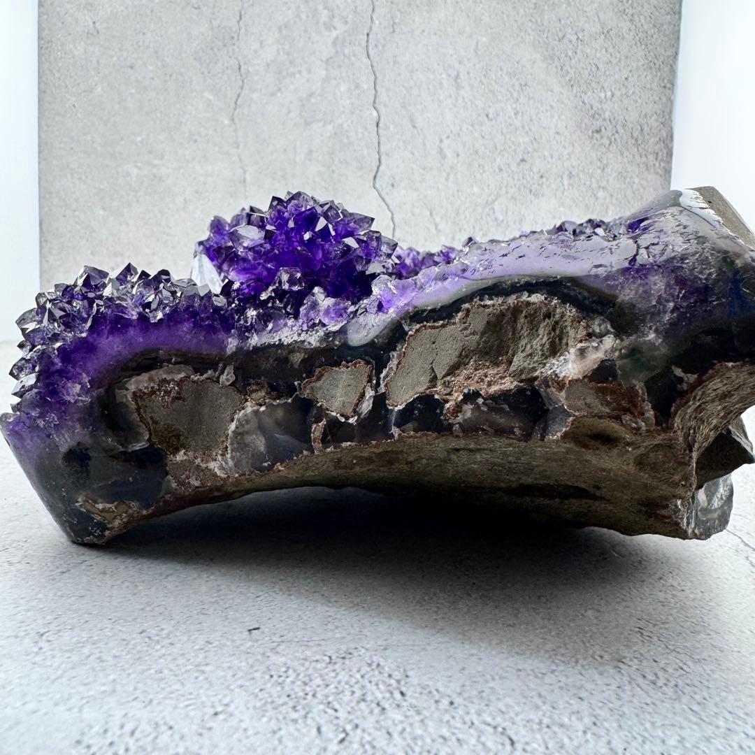 G-133アメジストクラスター ドーム 原石 天然石 パワーストーン　カルサイト