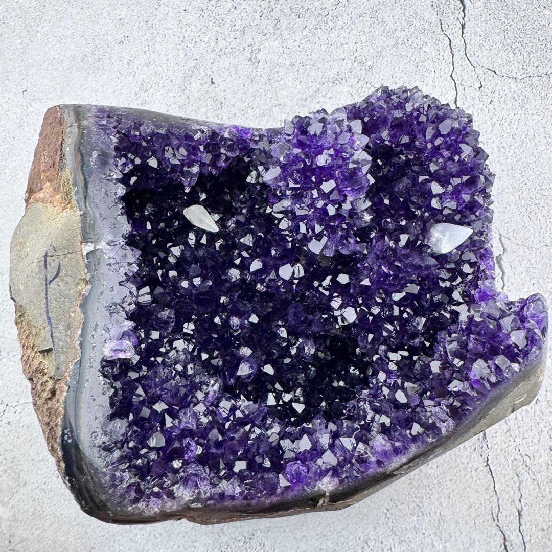 G-133アメジストクラスター ドーム 原石 天然石 パワーストーン　カルサイト