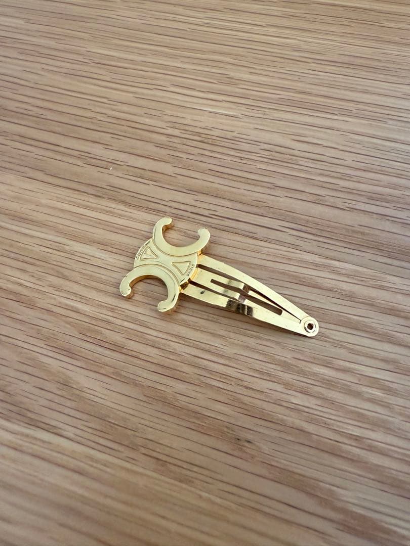 【新品】CELINE セリーヌ　トリオンフ　ヘアピン