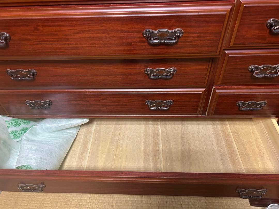 洋服ダンス　和ダンス　引き出し　ガラス戸