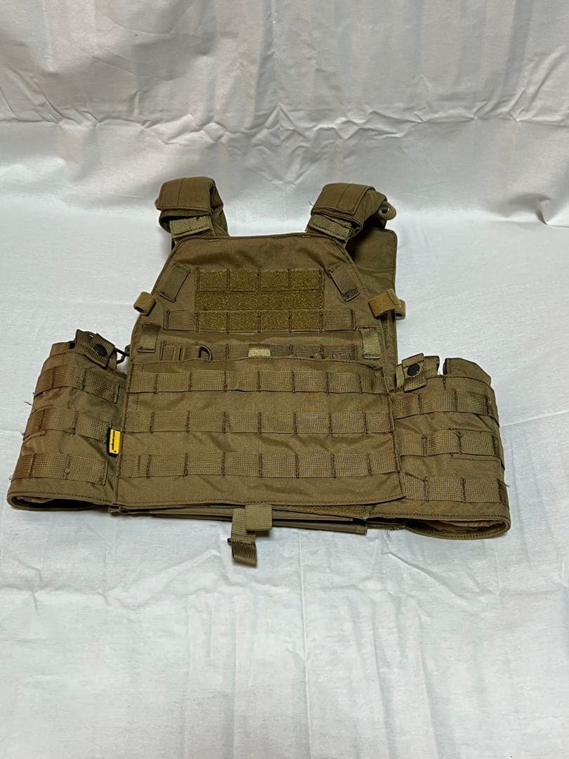 EMERSON GEAR 6094A タイプ プレートキャリア コヨーテブラウン