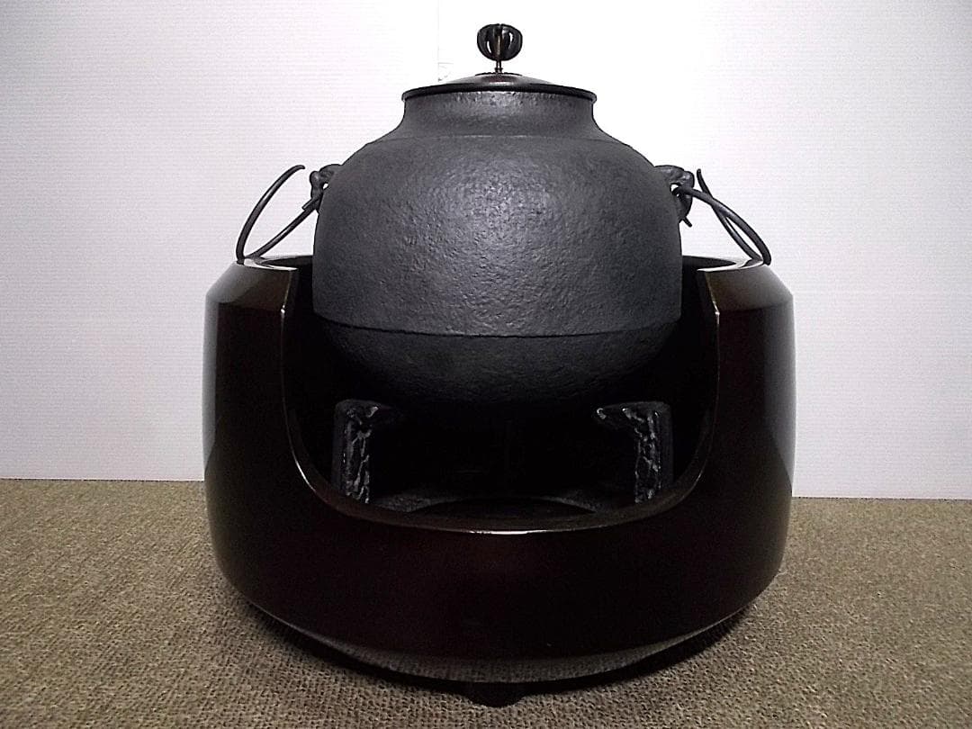茶道具 風炉釜セット 茶釜 釜環 未使用五徳 重厚唐銅面取風炉 送料込み