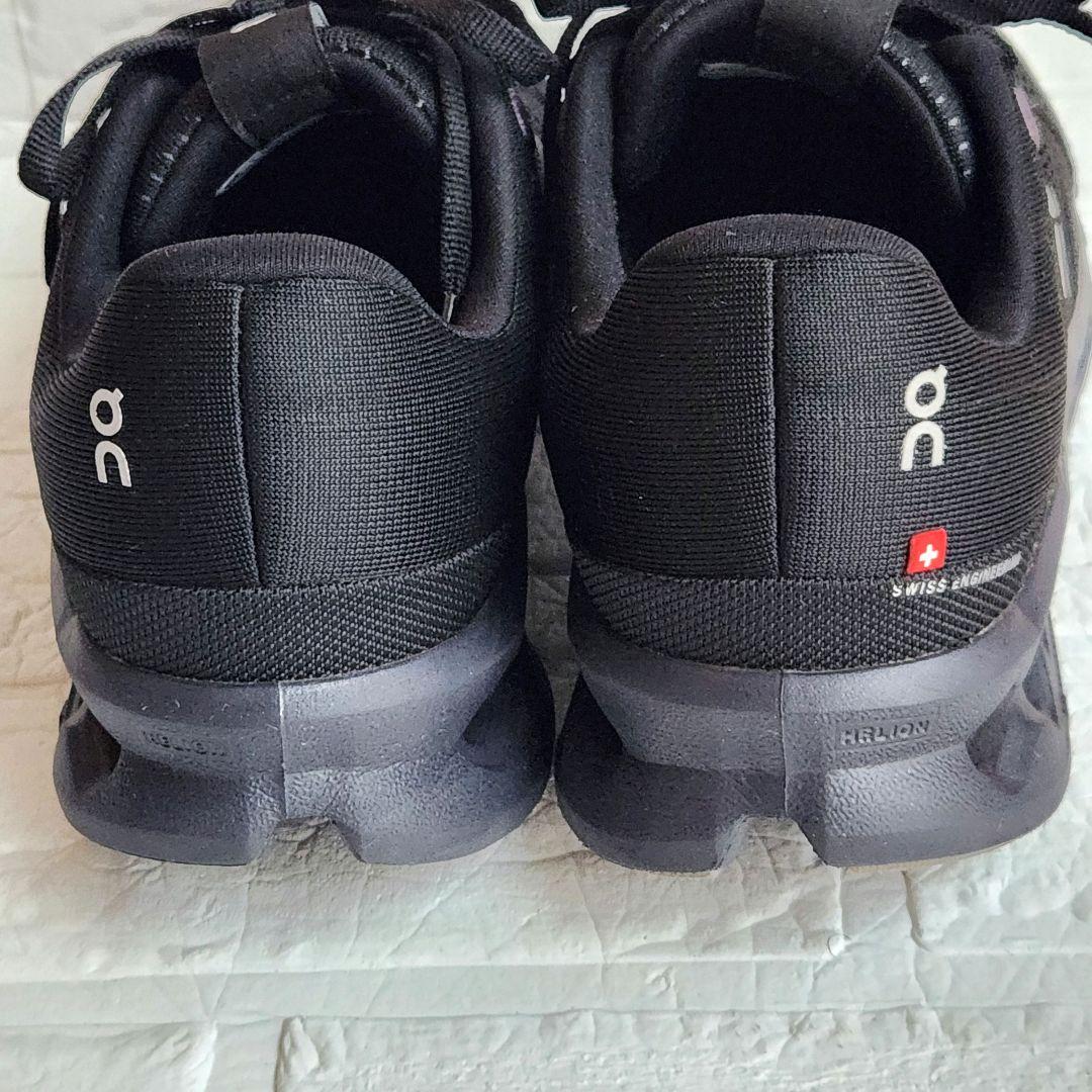 【人気美品✨】On CIoudsurfer スニーカー 黒 25.5cm 厚底