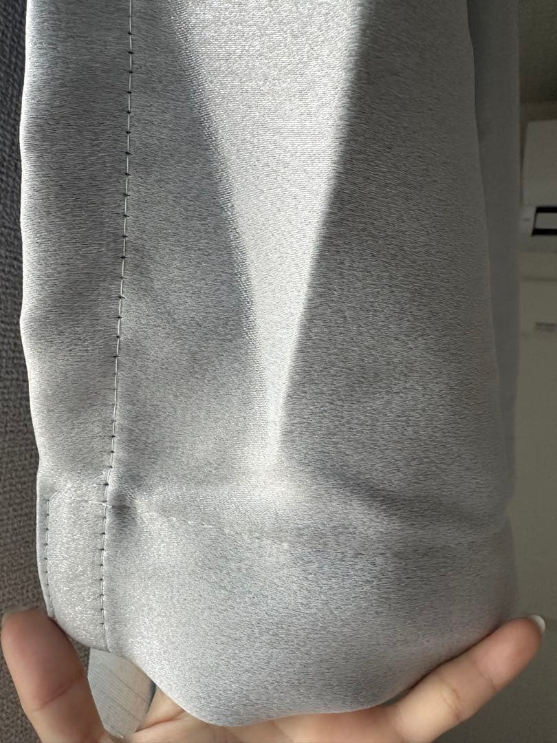 遮光グレーラメ入りカーテン