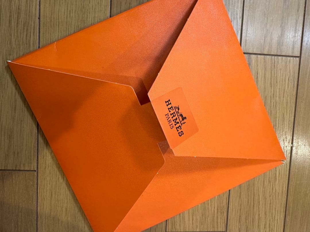 HERMESエルメス　カレ　スカーフ