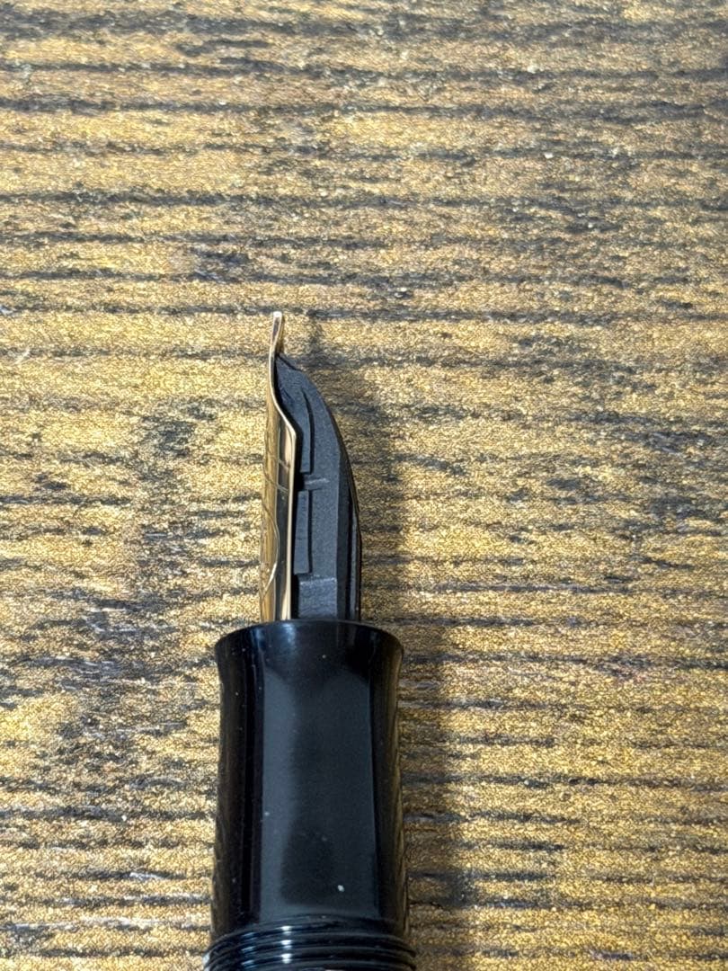 1970年代　ペリカン　万年筆　400NN ブラックストライプ　14c 細字