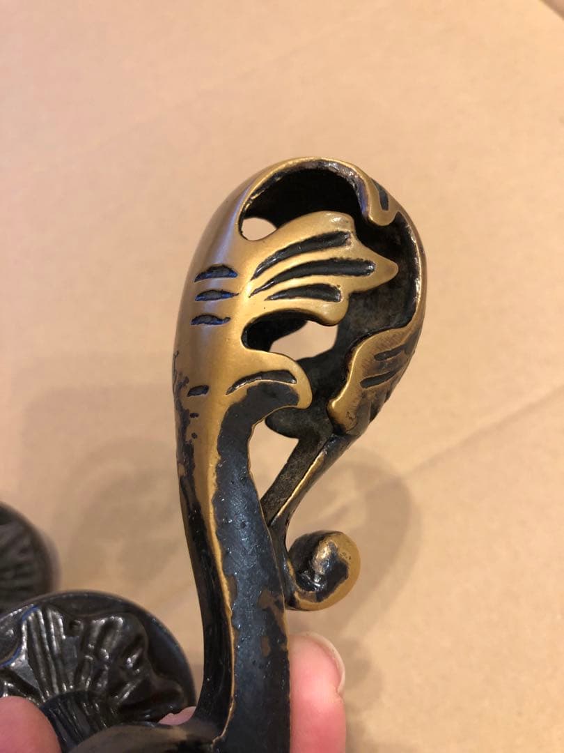 装飾的な金属製ドアハンドルセット　アンティーク　真鍮