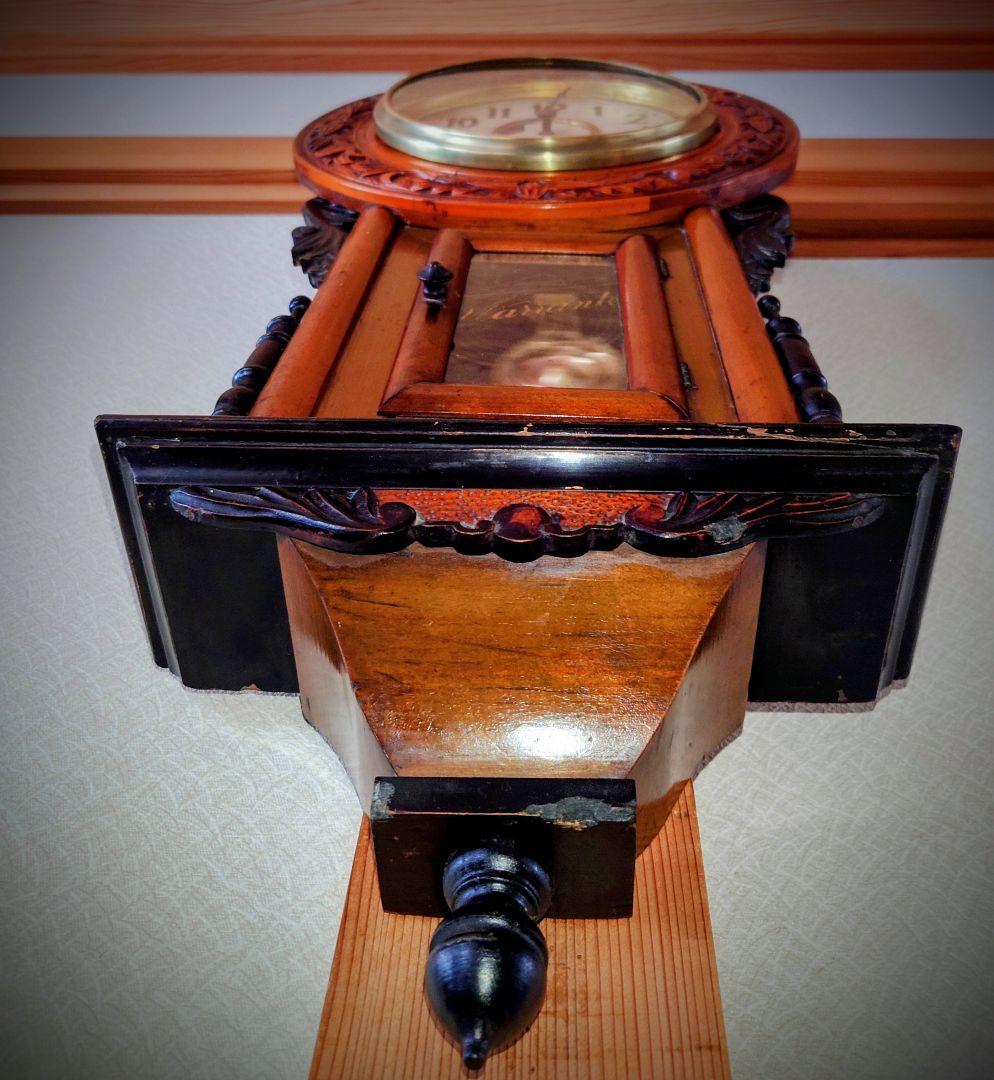 〈完動・美品〉愛知時計製造　希少小型鎌倉彫り装飾ひまわりゼンマイ振り子時計