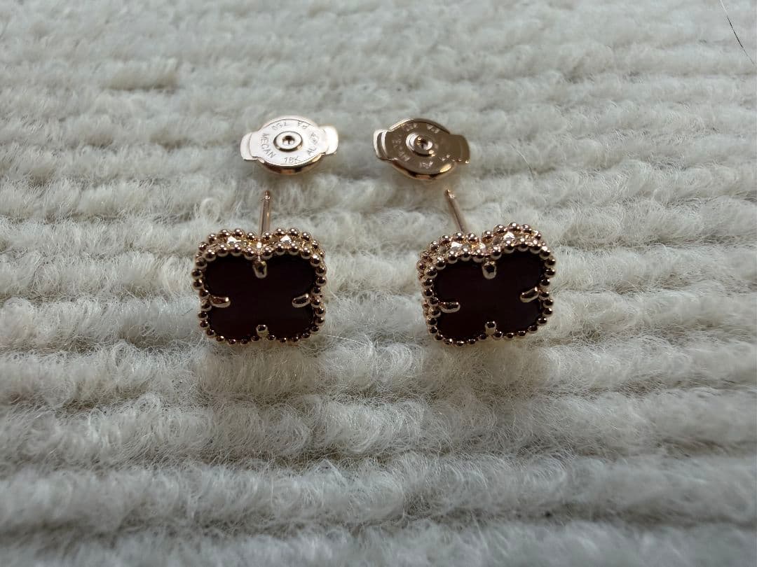 ヴァンクリーフ＆アーペル スウィートアルハンブラ 18K レッドアゲート ピアス