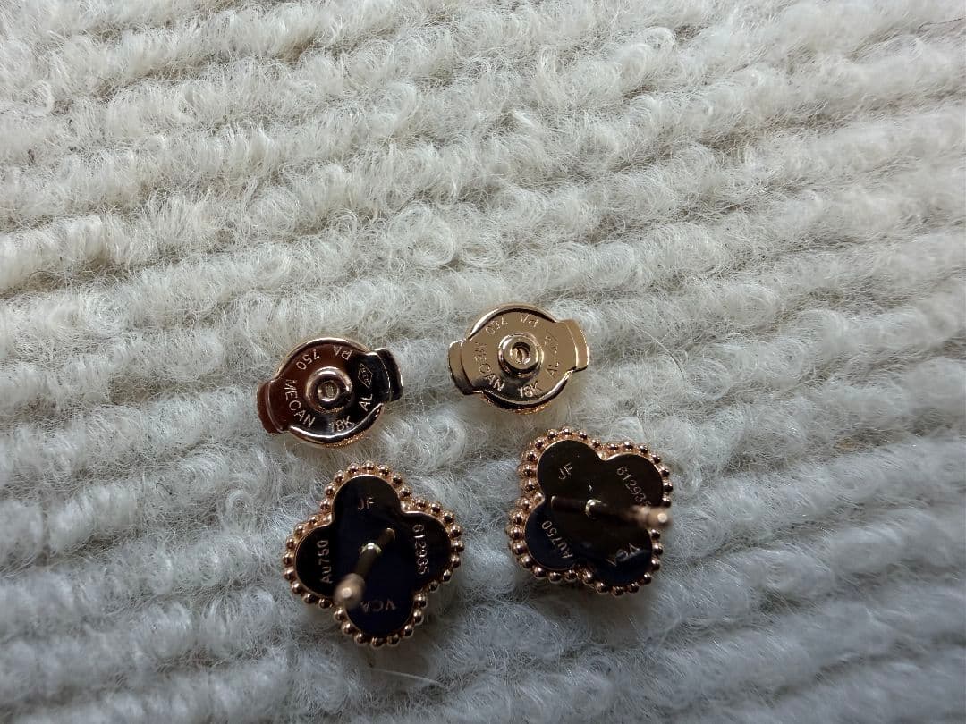 ヴァンクリーフ＆アーペル スウィートアルハンブラ 18K レッドアゲート ピアス