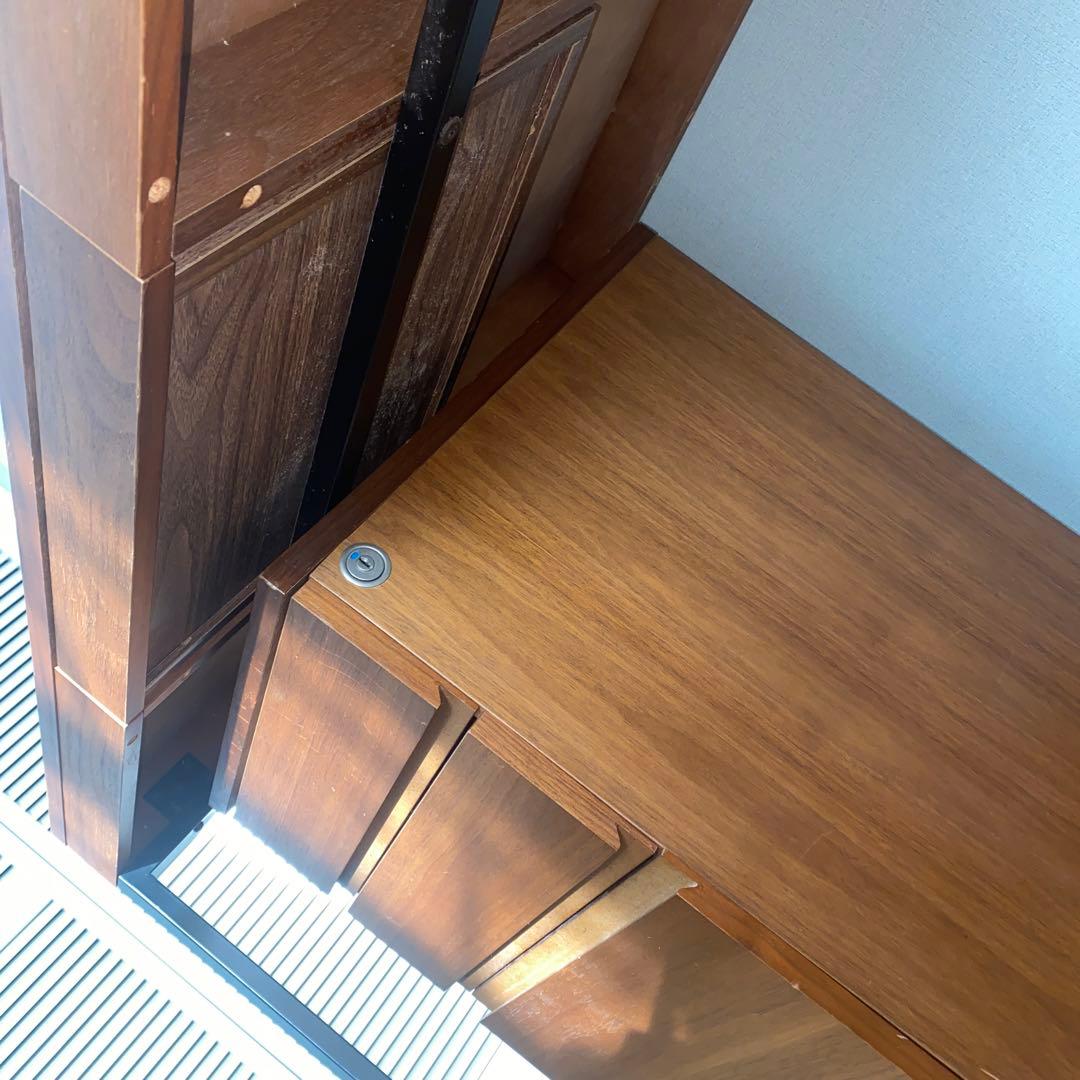 スタイリッシュな学習机　モダン　北欧風