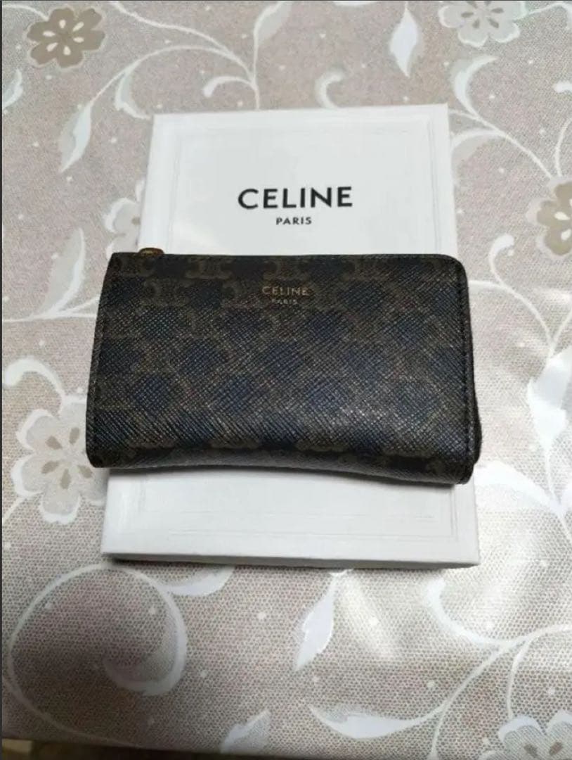 期間限定セール！！セリーヌウォレット