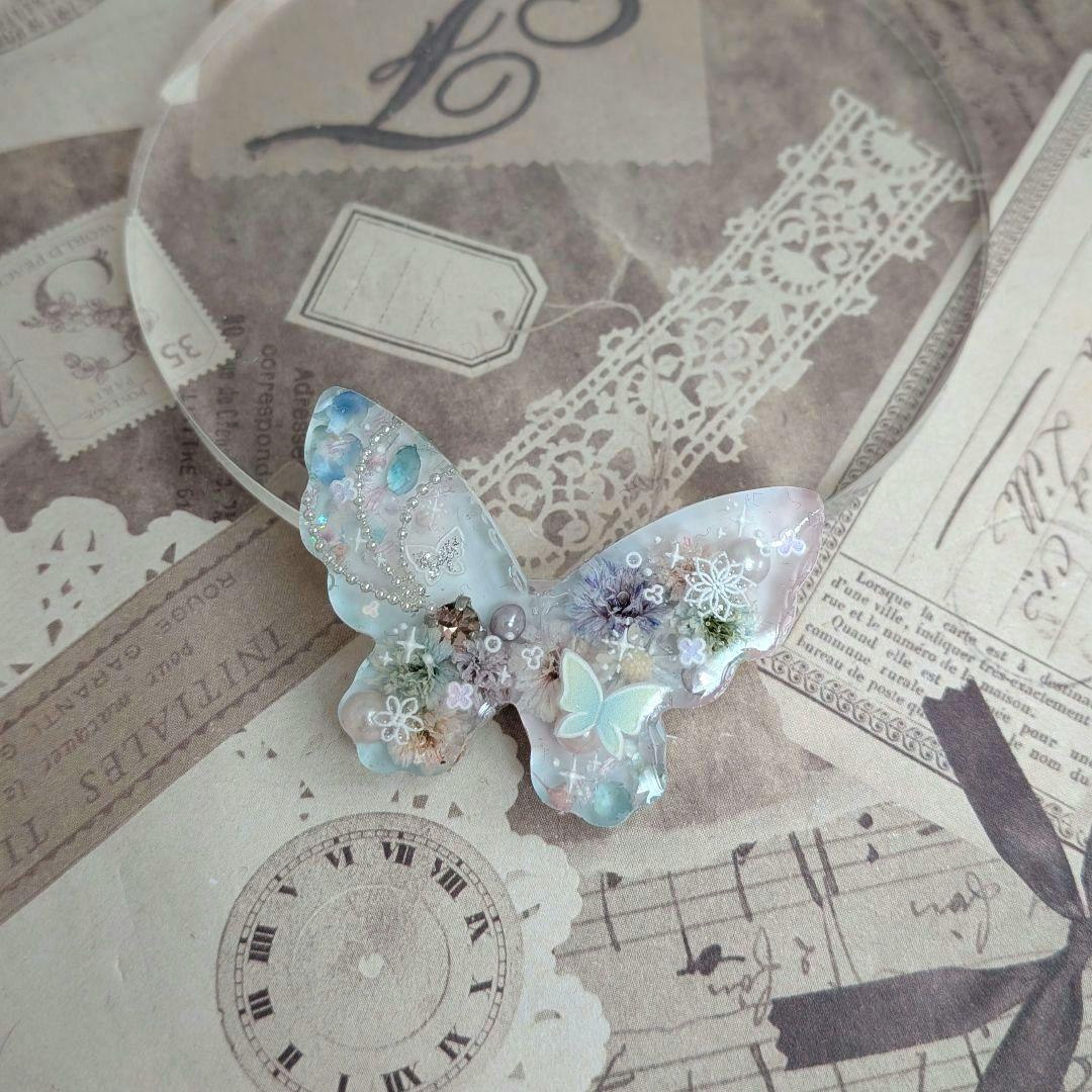 ＃404 アクアブルー＆桜色✴ちょうちょ✴レジンヘアゴムキーホルダーブローチ