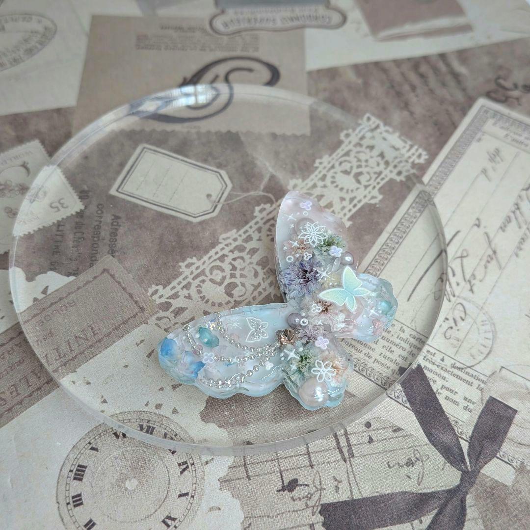 ＃404 アクアブルー＆桜色✴ちょうちょ✴レジンヘアゴムキーホルダーブローチ