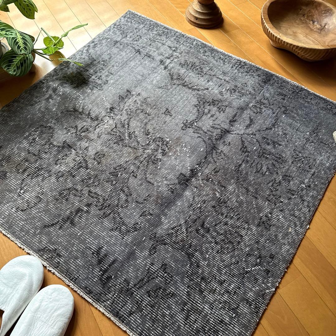 92.5×92.5 正方形　ダークグレイ　ボタニカル　トルコヴィンテージラグ
