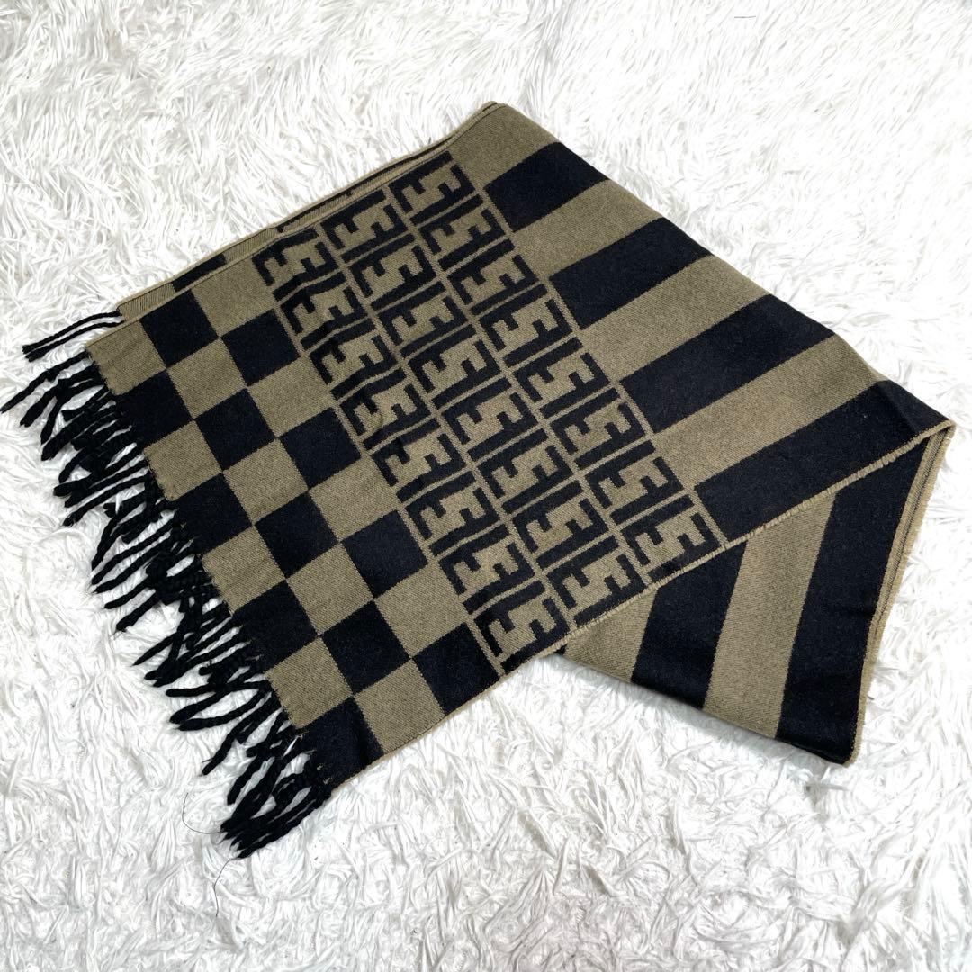 美品　フェンディ　ズッカ柄　マフラー　ウール100% イタリア製