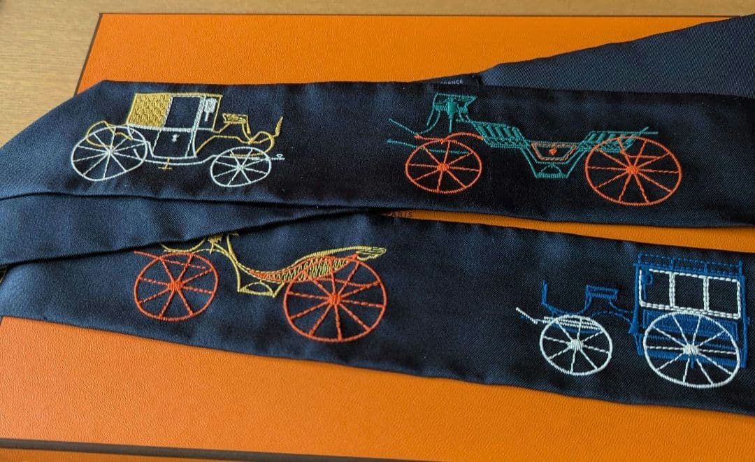 人気完売商品♦️刺繍入り★ロングスカーフ✮ダークブルー 　多用途