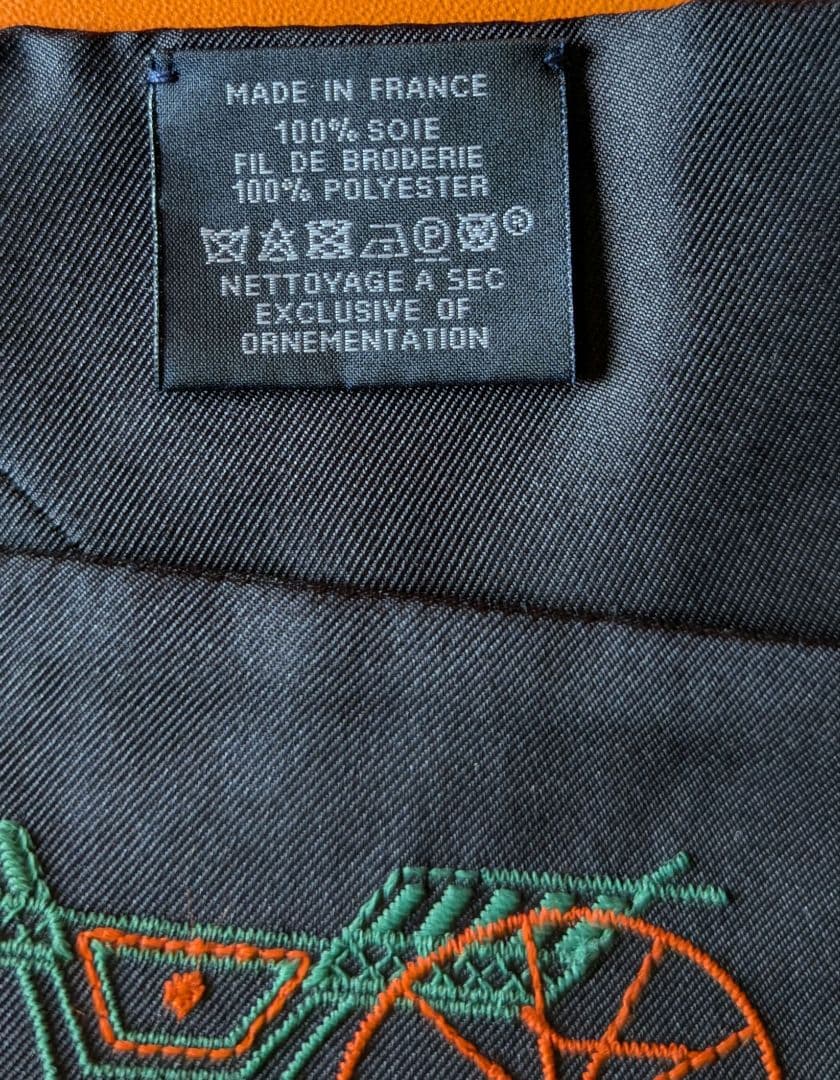 人気完売商品♦️刺繍入り★ロングスカーフ✮ダークブルー 　多用途