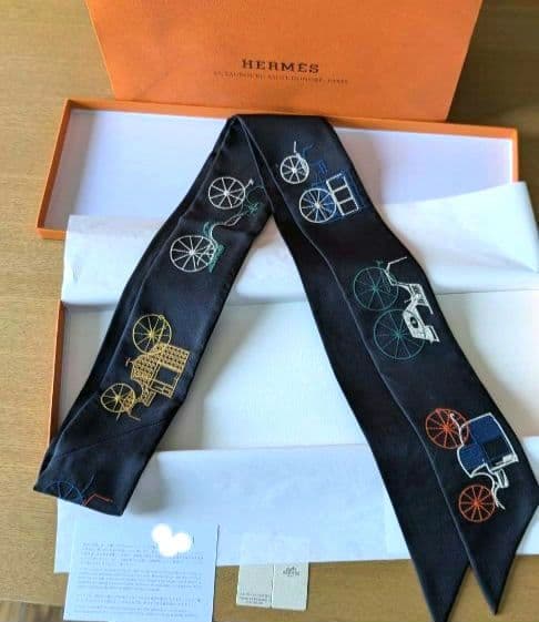 人気完売商品♦️刺繍入り★ロングスカーフ✮ダークブルー 　多用途