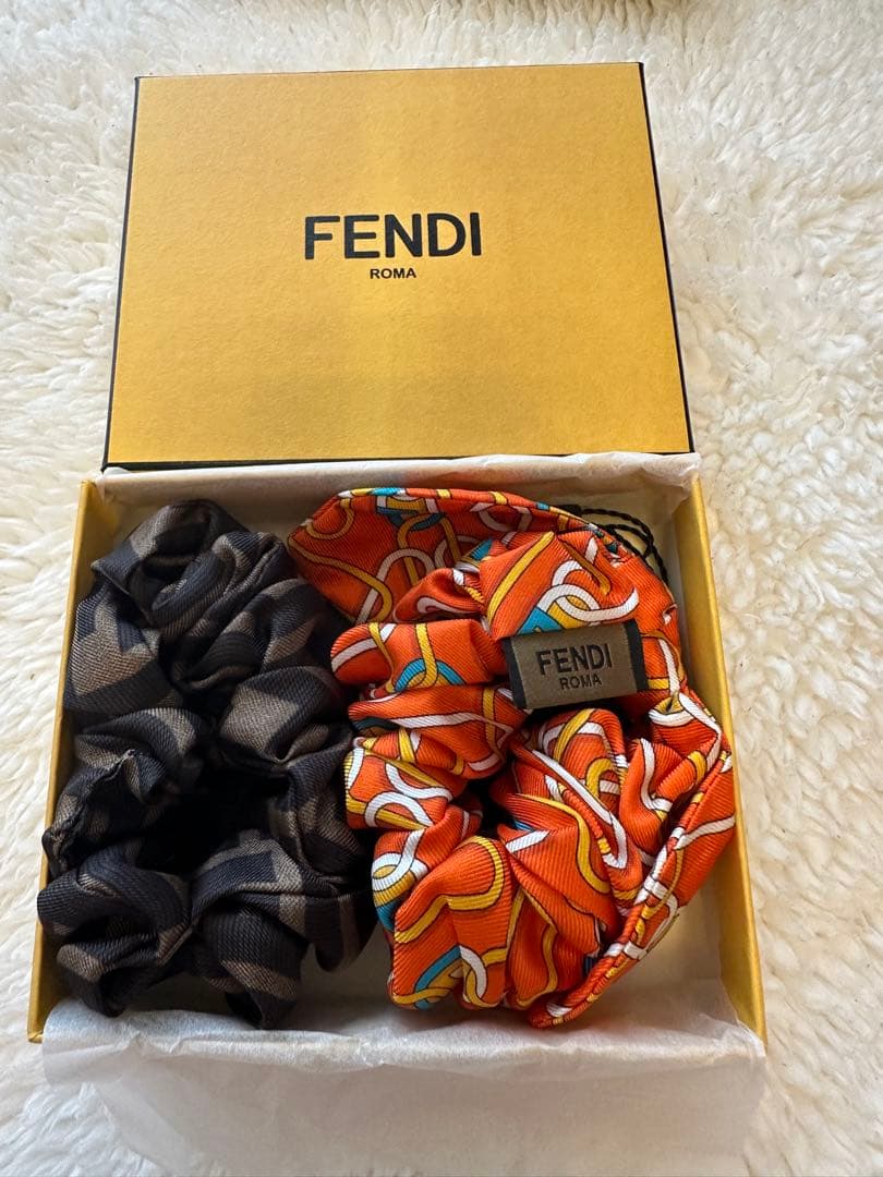 FENDI シュシュ 2個セット