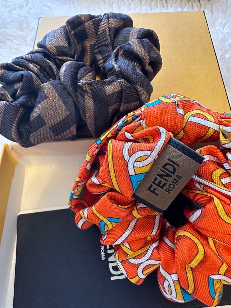 FENDI シュシュ 2個セット