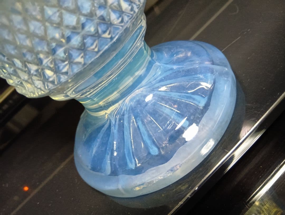 希少　オパール　セント　クリスタル　ガラス　ローズ　模様　フラワーベース