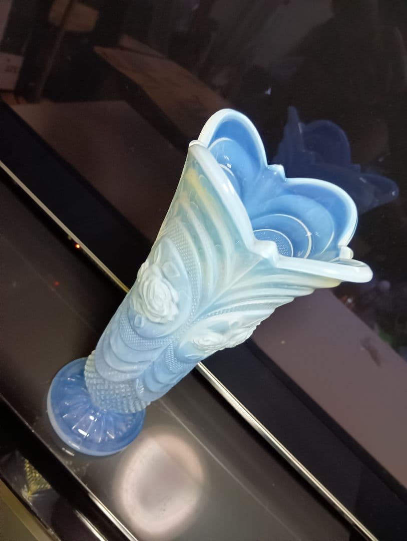 希少　オパール　セント　クリスタル　ガラス　ローズ　模様　フラワーベース