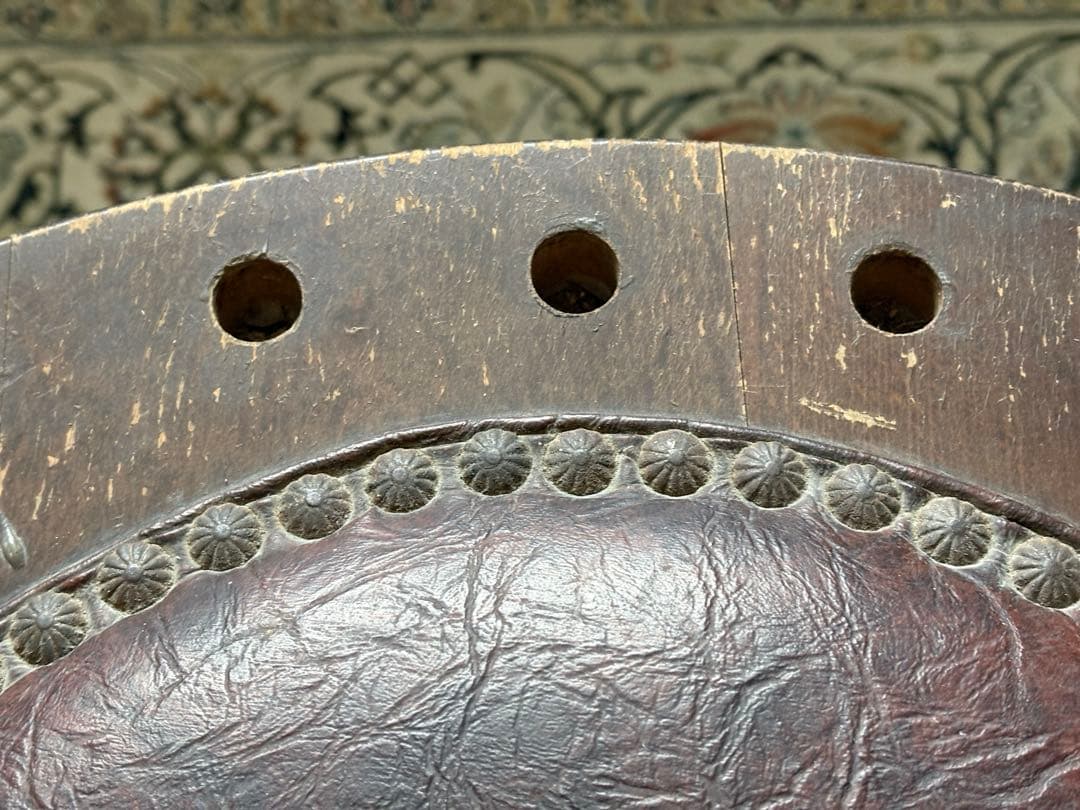 レザースツール　リベット打ち　ろくろ脚　サイドスツール　レトロ　Z