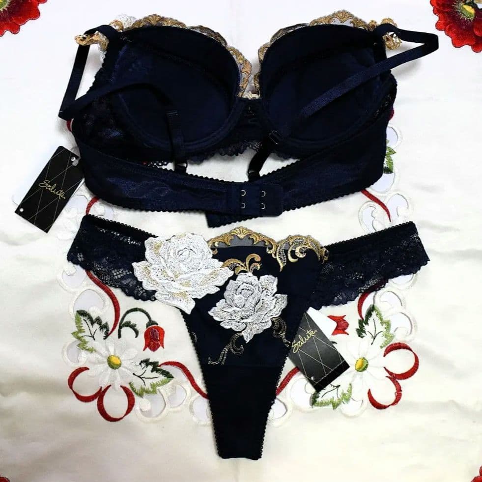 新品・タグ☆ワコール☆サルート☆７３Ｇ・ベルサイユのばら☆ＫＯ☆Ｃ８０＆ソングM